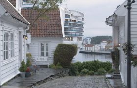 VIEW_House__cruieseboat_photo_Nils_Petter_Devold_Midtun__260753eff0